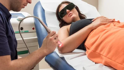 Laserterapia sul gomito presso Poliambulatorio Progetto Salute, Capriate San Gervasio